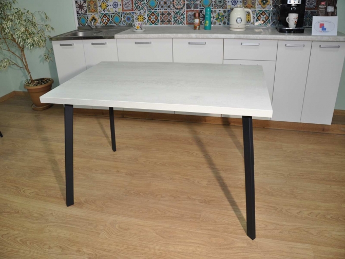 Стол обеденный Боро бетон белый + черный