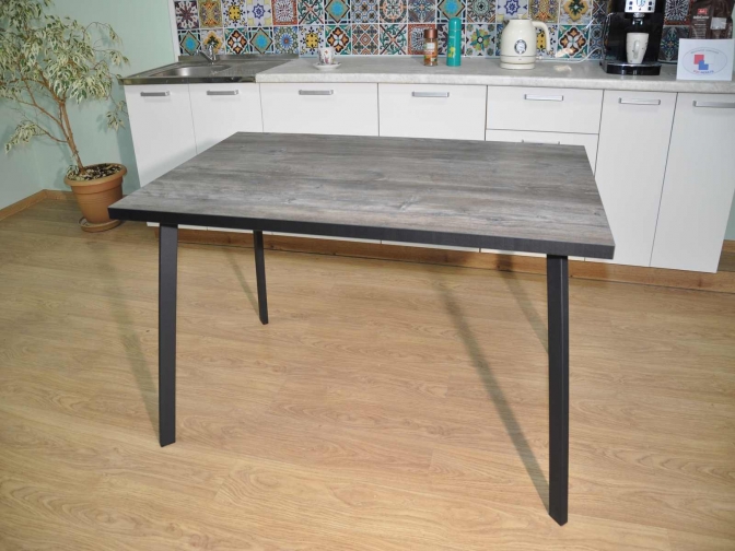 Стол обеденный Боро сосна пасадена + черный